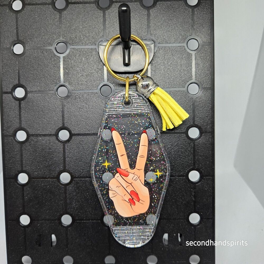 Nostalgic Classic Motel Keychain Peace Hand Sign